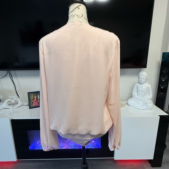 Guess Lace V-Neck Long Sleeve Peach Bodysuit - Picture 6 of 11